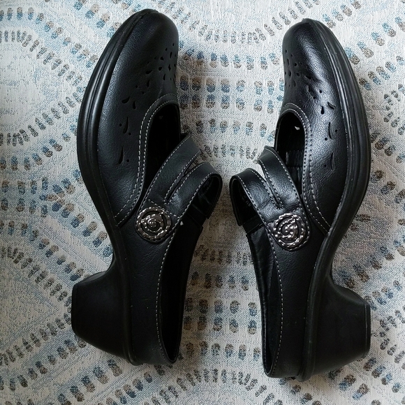 Easy Street Comfort Wave Columbus Perforated Cut Out Shoes 8M Black - Picture 9 of 16